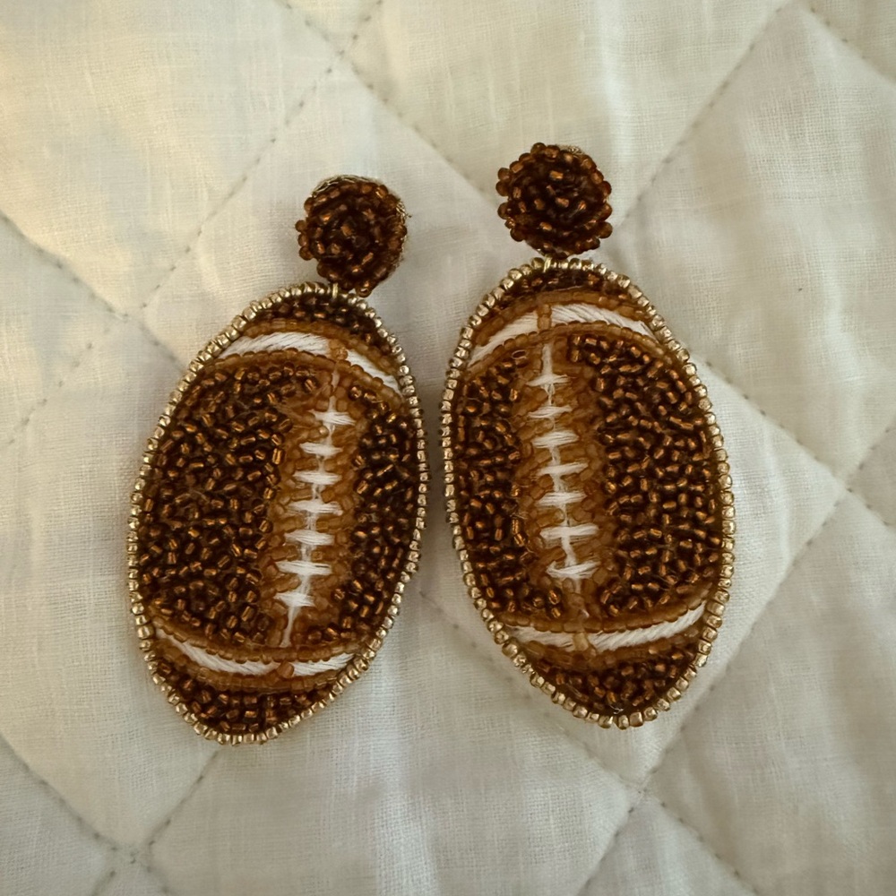 Allie Beads Football Earrings 🏈 - Picture 4 of 6